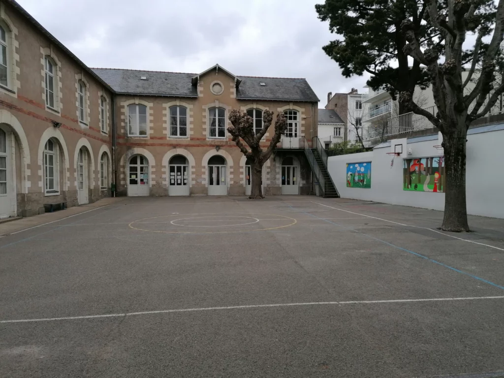 Sud Loire Projection Ravalement De Facade Nantes ECOLE MARIE ANNE DU BOCAGE NANTES 1
